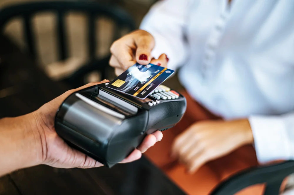 The contactless pay limit has increased to 100€