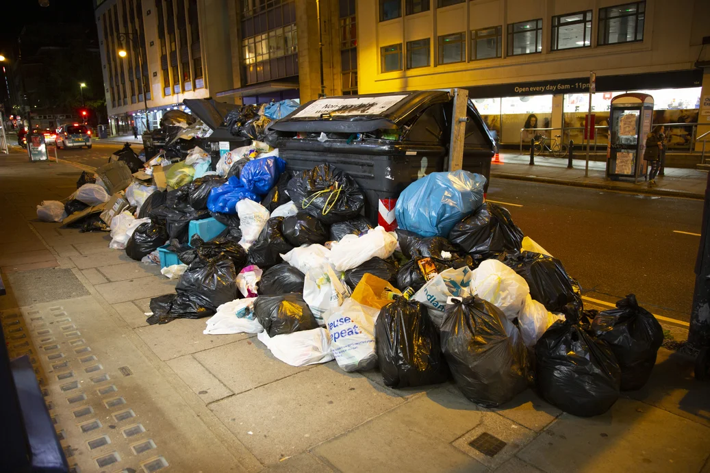 Rubbish bins keep piling high in Brighton as  refuse collectors strike