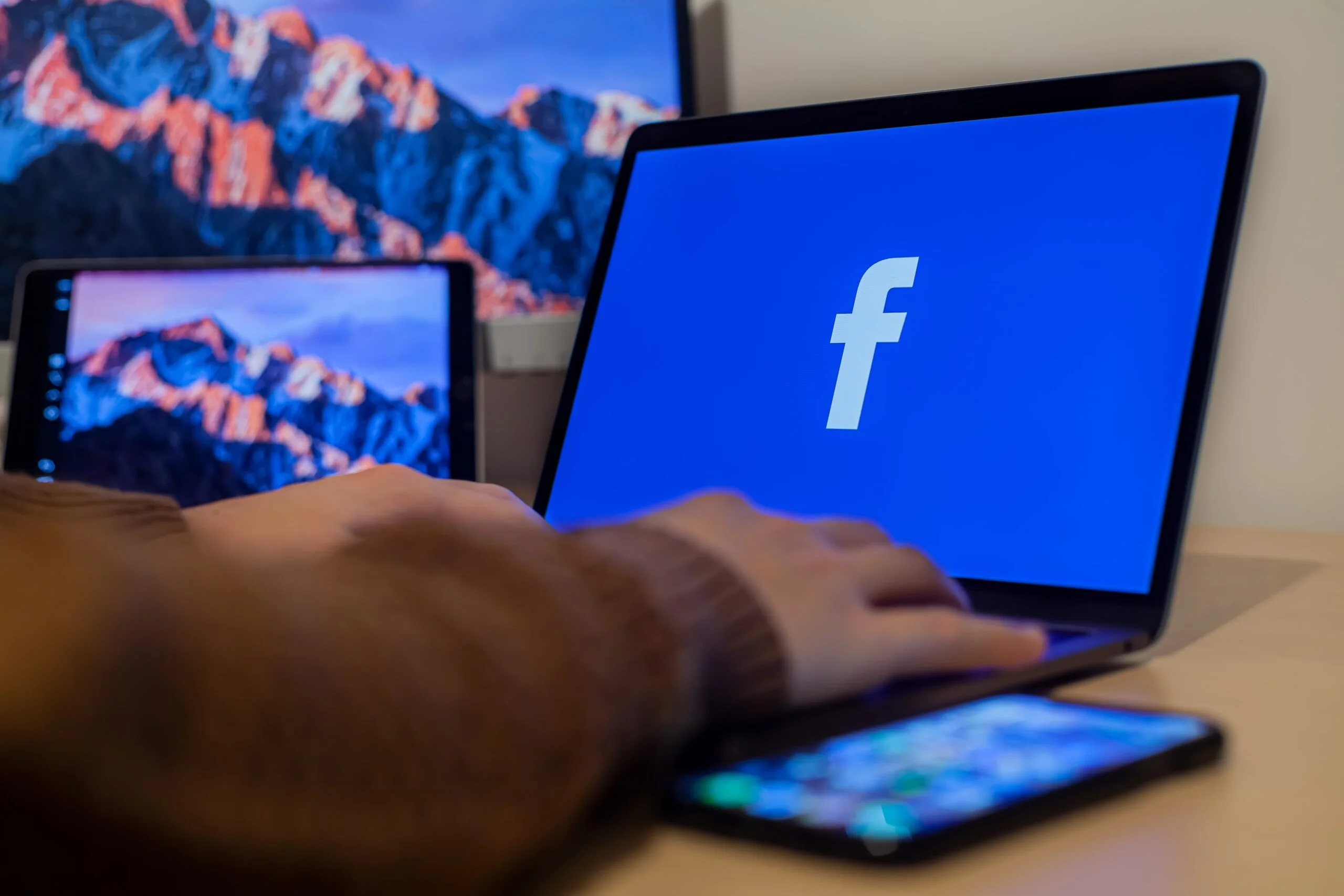 فيسبوك تشرح سبب التعطل غير المسبوق لمنصاتها