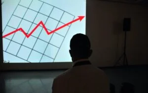 موازنة 2021 في بريطانيا الملايين قد يسوء وضعهم المالي