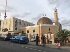بريطانيا: قتل إمام مسلم شاب طعنا شرق لندن 
