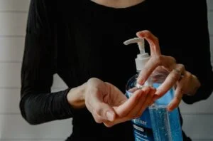 تحذيرات العلماء من انتشار فايروس كورونا في الشتاء