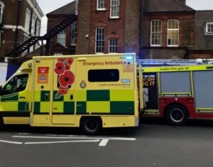 نقل 12 طفلا وشخصا بالغا للمستشفى بعد انهيار السقف في مدرسة خاصة بلندن