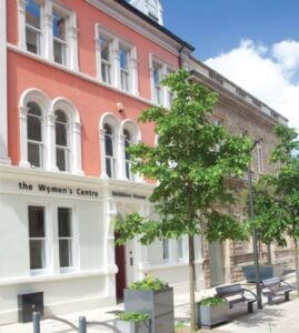 لاجئون سوريون في إيرلندا الشمالية يواجهون صعوبات بالتأقلم (فايسبوك: Women Centre Derry)