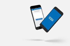 اعتقال 3 أشخاص في بريطانيا لقيامهم بتزوير بيانات اللقاح على أجهزة رسمية (تويتر:@JBColeUK)