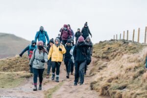 مجموعة " متسلقو الجبال " من مسلمي بريطانيا تحظى بدعم شعبي رغم الإساءات (تويتر:@Muslim_Hikers)