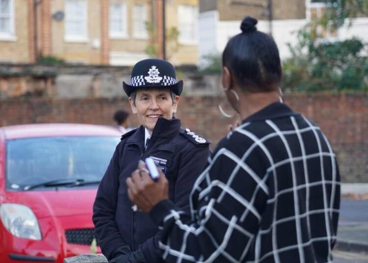 اعتقال 3 أشخاص في بريطانيا لقيامهم بتزوير بيانات لقاح على أجهزة رسمية (المصدر: MetPolice)