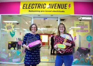 المدينة التي تعيد تدوير الأجهزة الكهربائية وتعطيها للمحتاجين (تويتر/ @BristolWaste)