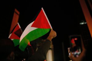دعوة لرفع العلم الفلسطيني في بريطانيا 