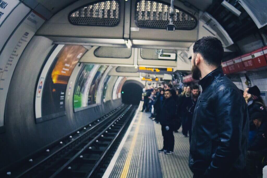 أخطر 20 محطة مترو أنفاق ينبغي الحذر عند دخولها في لندن