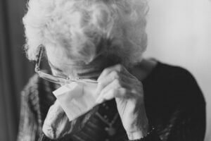 تجاوزت ال75 وعندما طلبوا منها التقاعد رفعت عليهم قضية وكسبتها