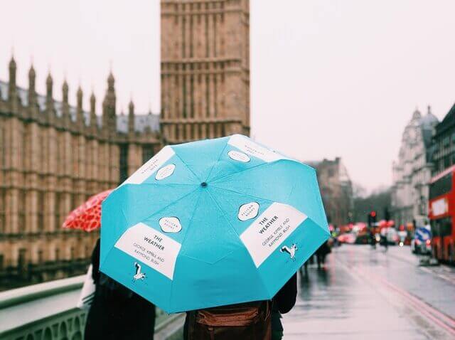 طقس بريطانيا: لندن على موعد مع العاصفة دادلي المحملة بالأمطار والرياح (انسبلاش)
