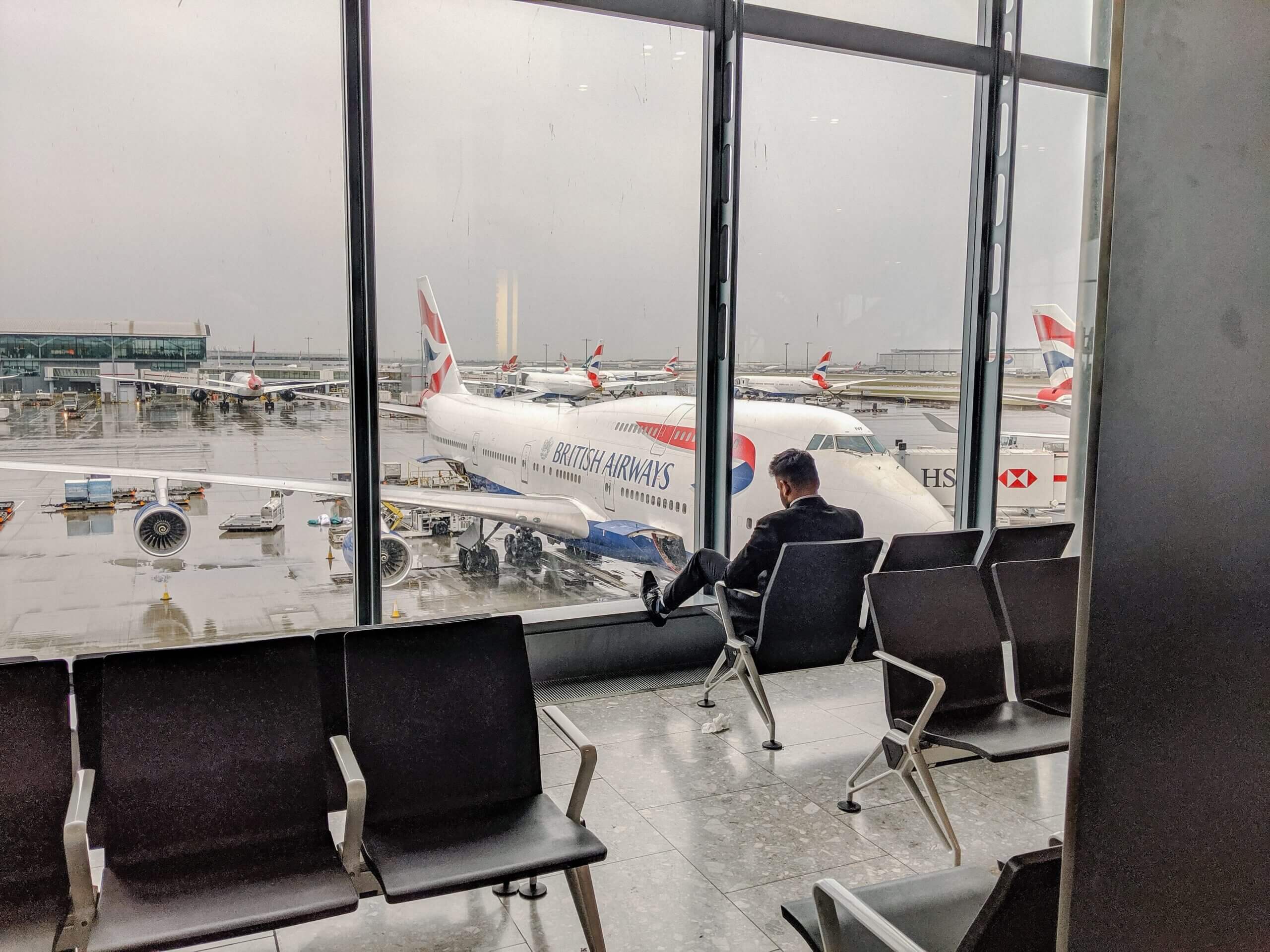 الخطوط البريطانية تعلن إلغاء الرحلات القصيرة من مطار هيثرو بسبب خلل تقني