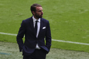 الرئيس التنفيذيّ لقطر 2022 يُحذّر مدرب المنتخب الإنجليزيّ " انتق كلماتك بعناية "