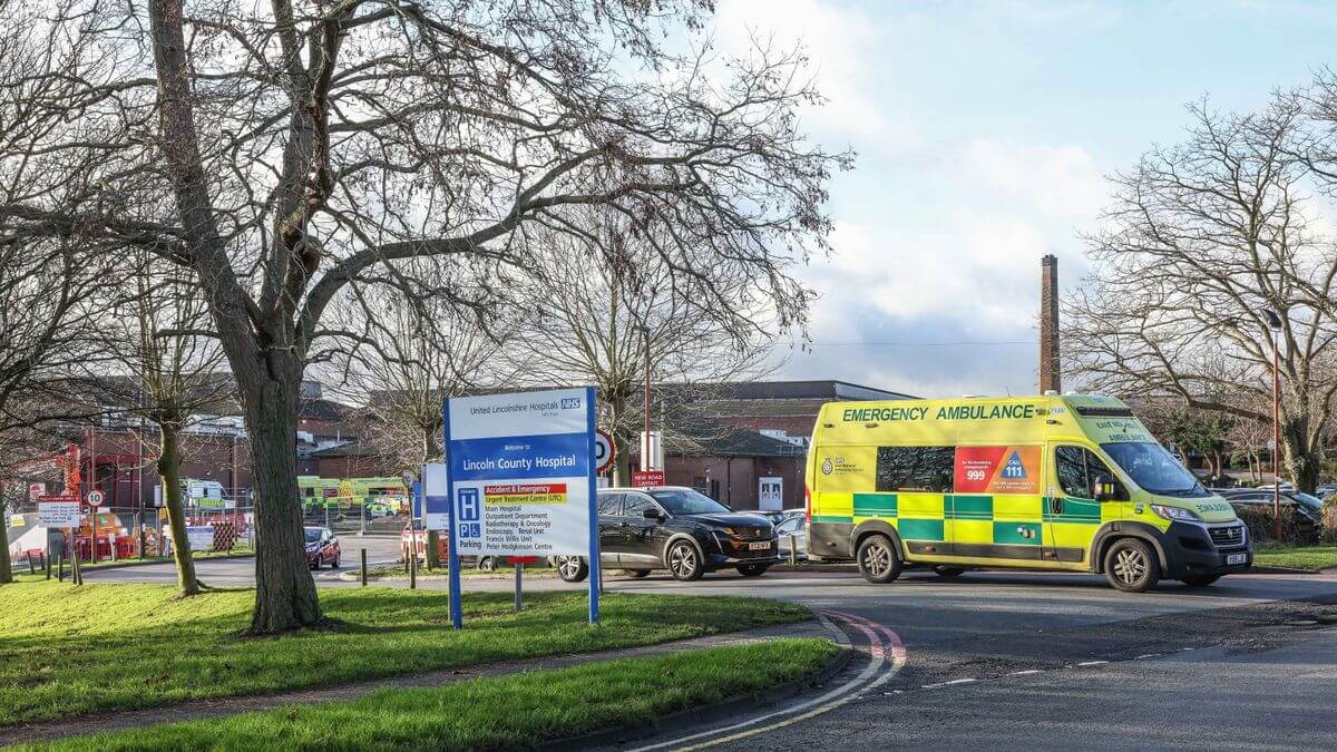 اندلاع حريق في قسم الطوارئ بمستشفى في بريطانيا وإجلاء كافة المرضى والموظفين