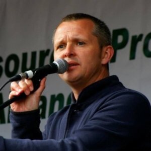 من هو النائب الإيرلندي ريتشارد بويد الذي تجاوزت مشاهداته على منصاتنا مليون مشاهدة (فيسبوك)