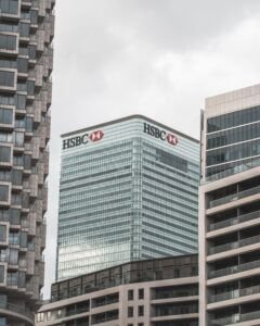 بنك HSBC البريطاني يعلن إغلاق 69 فرعا بشكل دائم