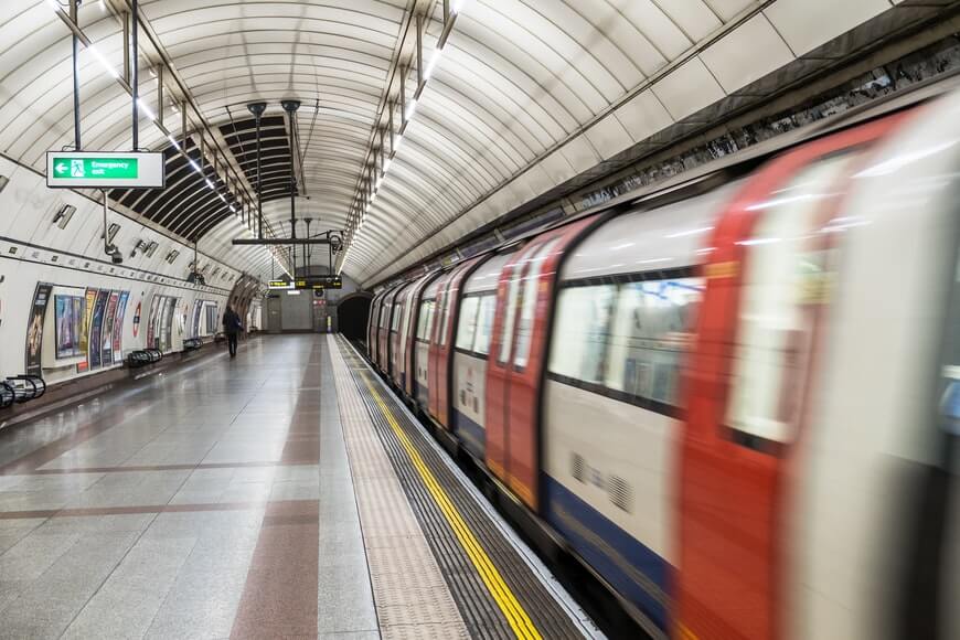 إضراب يشل حركة القطارات و يجدد الازدحام على الحافلات لليوم الثالث في لندن 