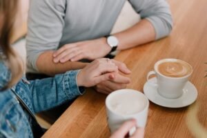 5 طرق فعالة لمواجهة المشكلات المالية مع شريك حياتك