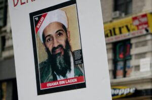 فصل معلم من مدرسة في بريطانيا بعد استخدامه صورة بن لادن لوصف النبي الأكرم (أنسبلاش)