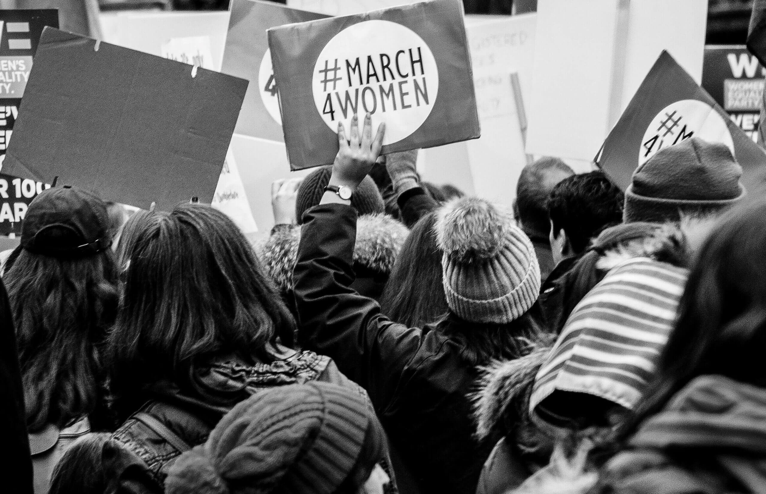 مسيرة نسائية في أنحاء لندن للمطالبة بوضع حدّ لجرائم العنف ضدّ النساء