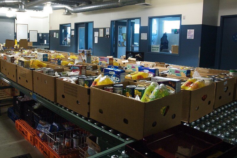 بنوك الطعام