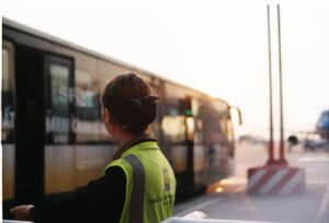 بريطانيا تشن حملة تفتيش كبرى ضد العاملين من طالبي اللجوء