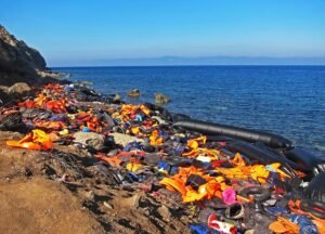 وصول 300 مهاجر جديد إلى بريطانيا على متن قوارب صغيرة رغم إعلان النفي لرواندا