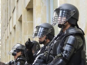 ثلاثة جرحى بعد مواجهات مع الشرطة إثر إحراق نسخة من القرآن من قبل متطرف في السويد