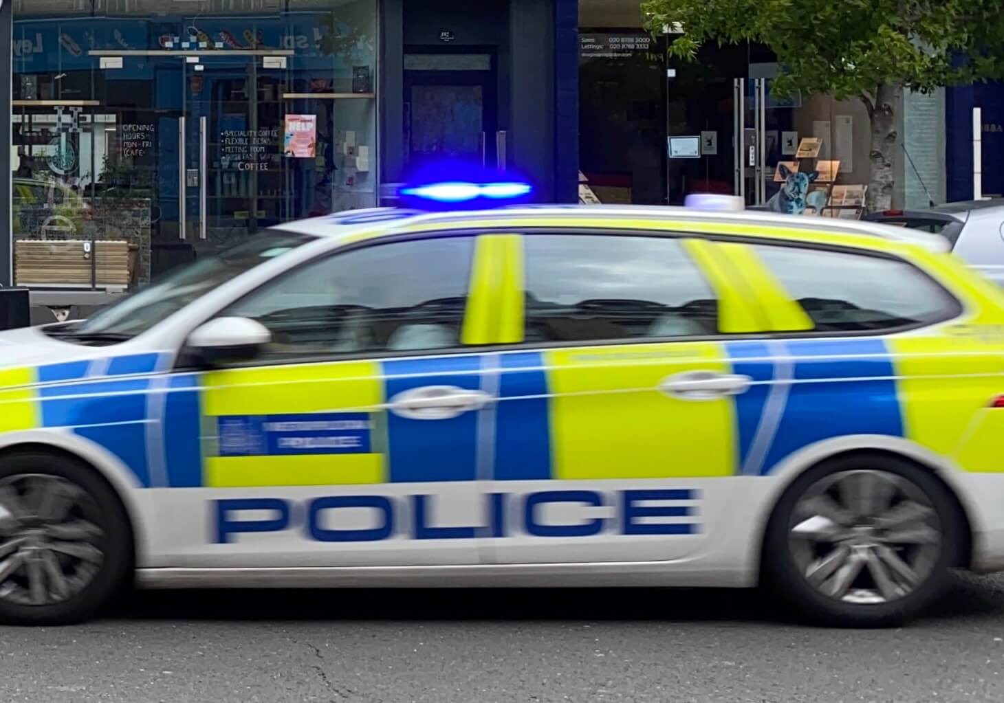 سيارة لشرطة العاصمة البريطانية: الهجوم على مسجد "إيست هام"