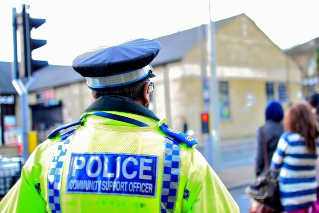 الجزائري سمير زيتوني.. بطل يتصدّى لمهاجم القطار وينقذ الركاب من مجزرة محققة