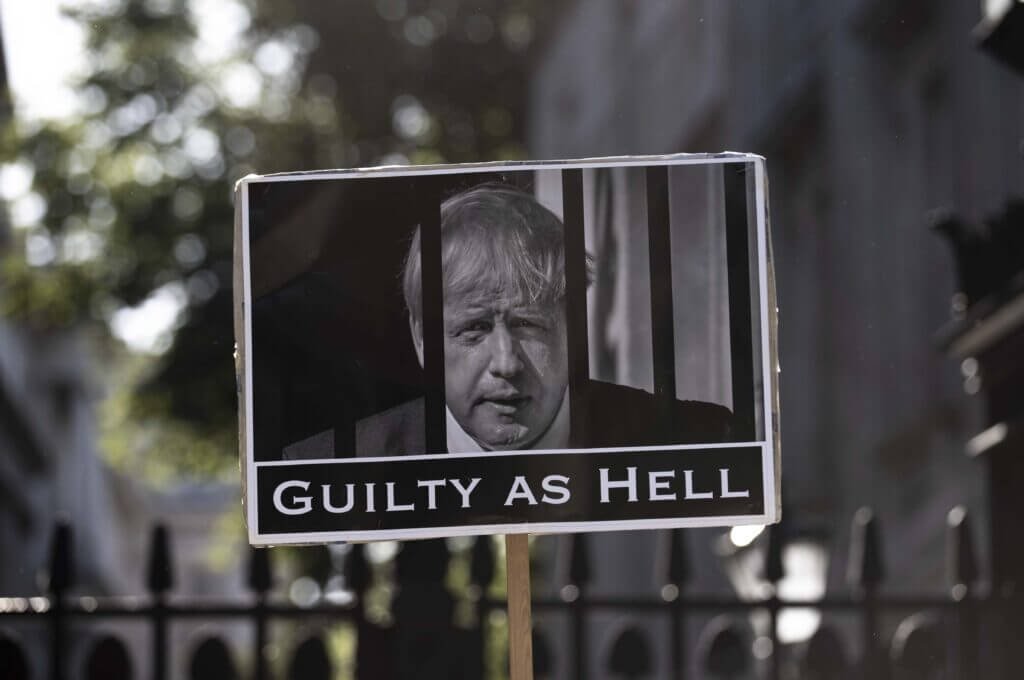 سحب الثقة من جونسون