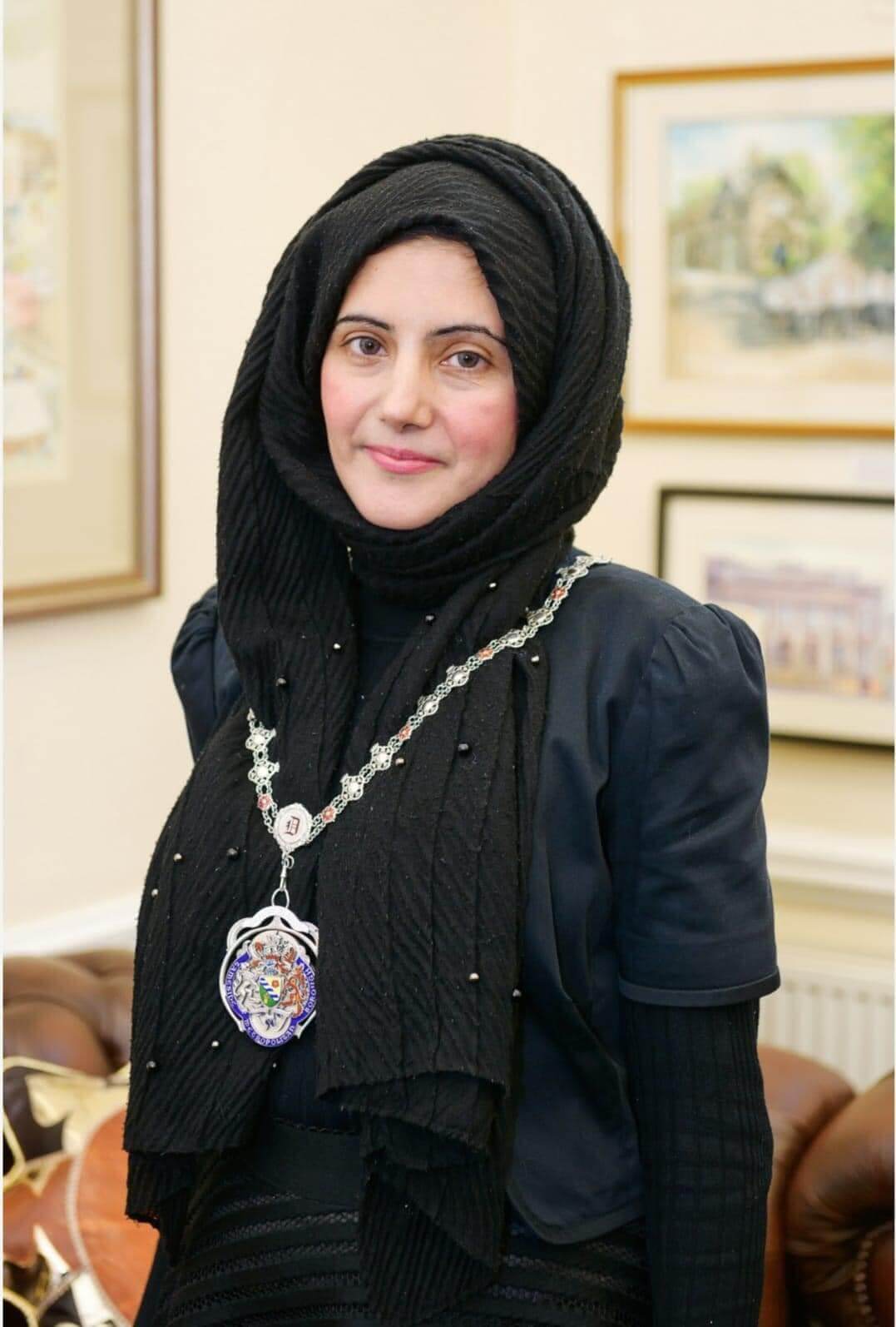 انتخاب أول امرأة مسلمة لمنصب نائب عمدة في بريطانيا