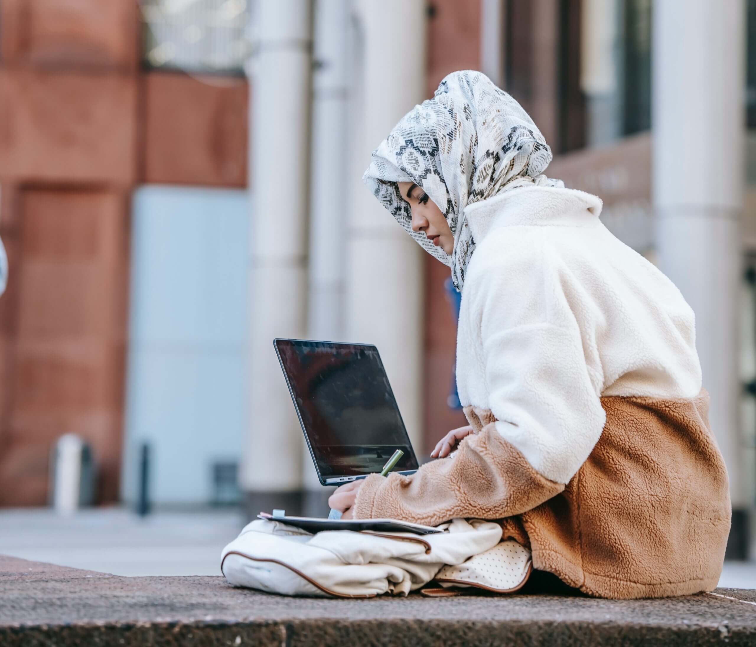 تصاعد الإسلاموفوبيا في لندن.. ومطالبات عاجلة لصادق خان باتخاذ موقف حاسم