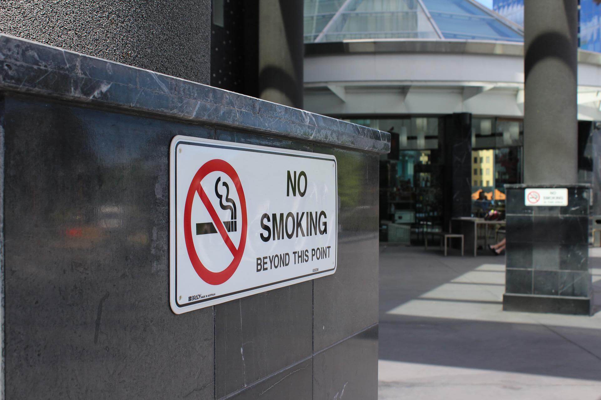 مجلس مدينة ليفربول يحظر التدخين في الأماكن العامة (بيكسباي)