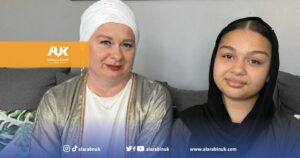 استياء بعد استبعاد تلميذة من الصف في لندن بسبب رسم حناء على يدها بعد العيد