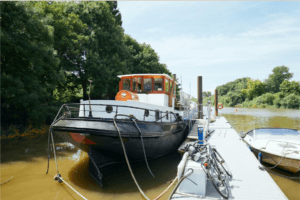 منزل قارب في Kew, TW9 (موقع River Homes)