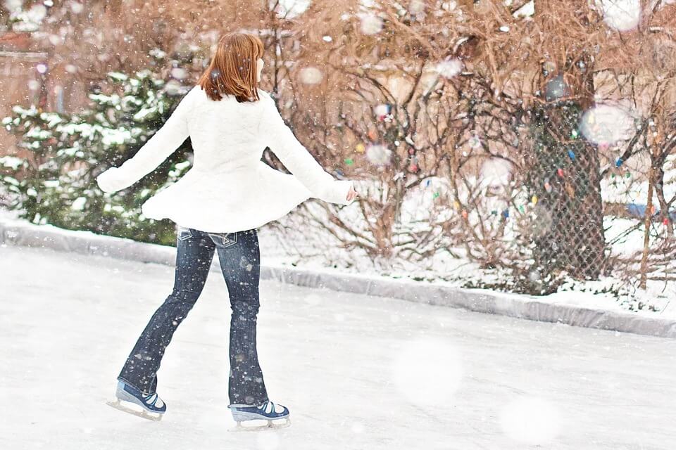 حلبة التزلج في كوينز هاوس (Queen's House Ice Rink)