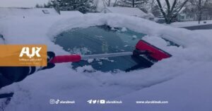 أفضل الطرق للتخلص من تراكم الثلوج على زجاج سيارتك