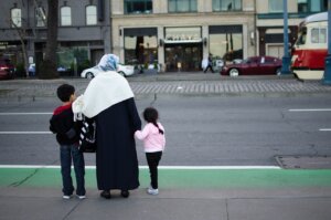 اختفاء أم وطفليها من فندق للاجئين معروف بظروفه السيئة في ستوكبورت