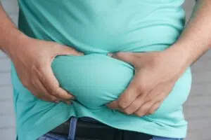 7 عادات غذائية خاطئة تسبب زيادة الوزن
