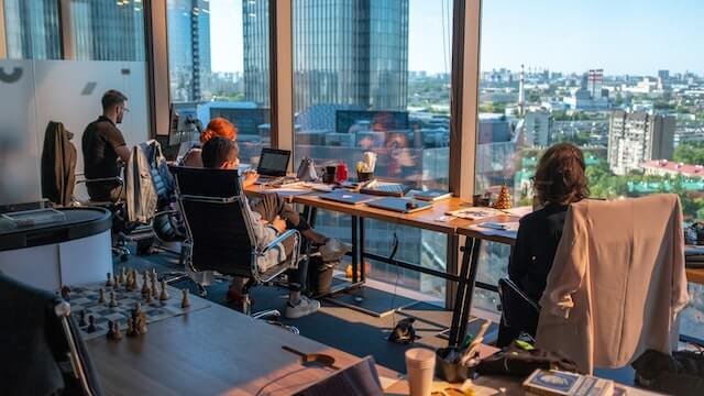 مشروع قانون يمنح أكثر من مليون عامل في بريطانيا إجازة مرضية مدفوعة