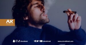 خبراء صحة بريطانيين يحذرون من مخاطر السجائر الإلكترونية على المراهقين
