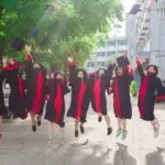 منح دراسية للمسلمين في بريطانيا: مؤسسة عزيز تفتح باب التقديم لعام 2026