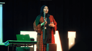المئات يتفاعلون مع مهرجان الفن الفلسطيني في جامعة مانشستر