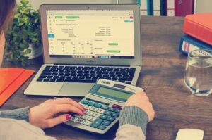 ميزانية خريف 2024: ريفز تكشف عن زيادات ضريبية بنحو 40 مليار باوند