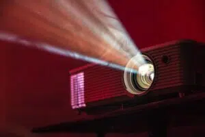 مسلمون يحتجون أثناء عرض فيلم مسيء في برمنغهام