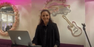 نساء العراق في بريطانيا يحتفلن بالأزياء التراثية العربية