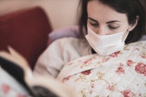 أعراض ثلاثة أمراض خطيرة تنتشر في بريطانيا فترة أعياد الميلاد