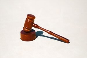 تقرير : محامو هجرة في بريطانيا يتلاعبون بالنظام للحصول على أموال طائلة